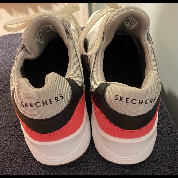 WOMENS VERY COMFY SKETCHERS HAVE BEEN WORN A FEW - Picture 2 of 5